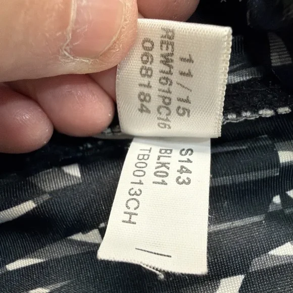 Women Reebok Black Gray Athletic Cropped Compression Leggings Size XS - Picture 10 of 11